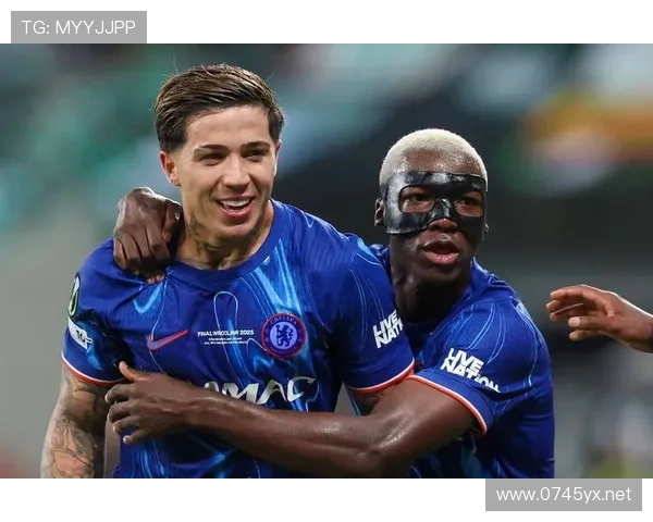 琼阿梅尼 vs 贝林厄姆:全能中场的战术角色与比赛影响力差异 琼阿梅尼 vs 贝林厄姆:全能中场的战术角色与比赛影响力差异