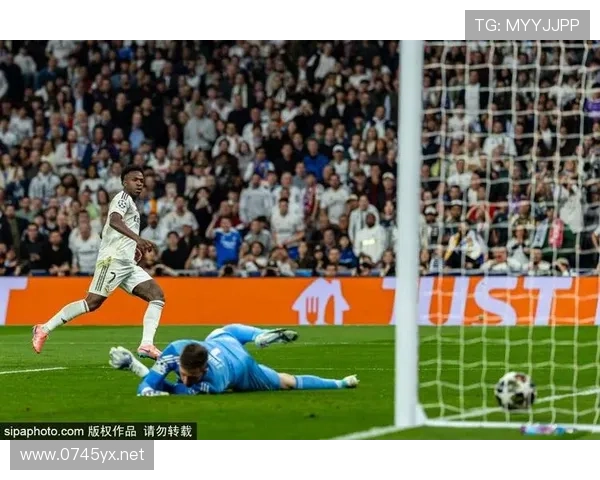 维蒂尼亚 vs 巴尔韦德：动力型中场的跑动效率与攻防覆盖对比