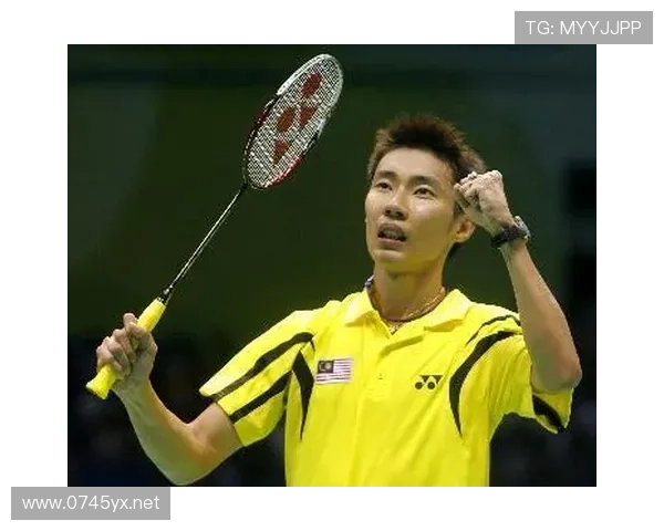 李宗伟训练的时候，连喝水都能讲究成仪式感，不像我们抢快餐一样尴尬笑着喝完了啊