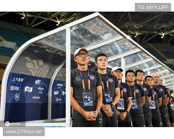 蔡赟一顿饭下百万，旁边的人都快看懵了，体育圈真是另一个世界