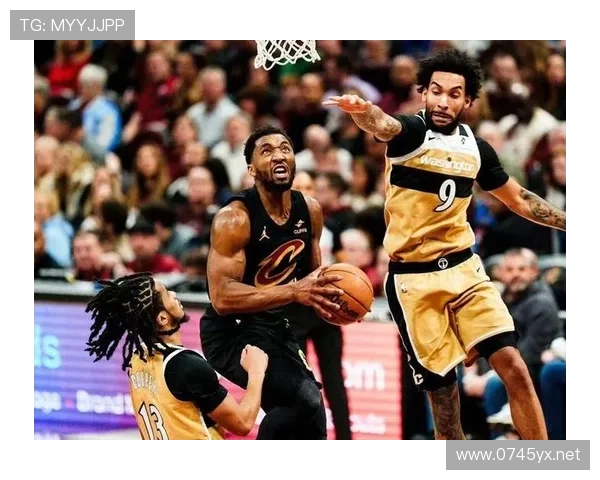 米切尔突破制造关键得分拉开与同位置得分手差距