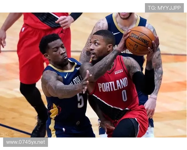 达米安·利拉德利用挡拆拉开防线，提升三分命中率与关键时刻得分效率